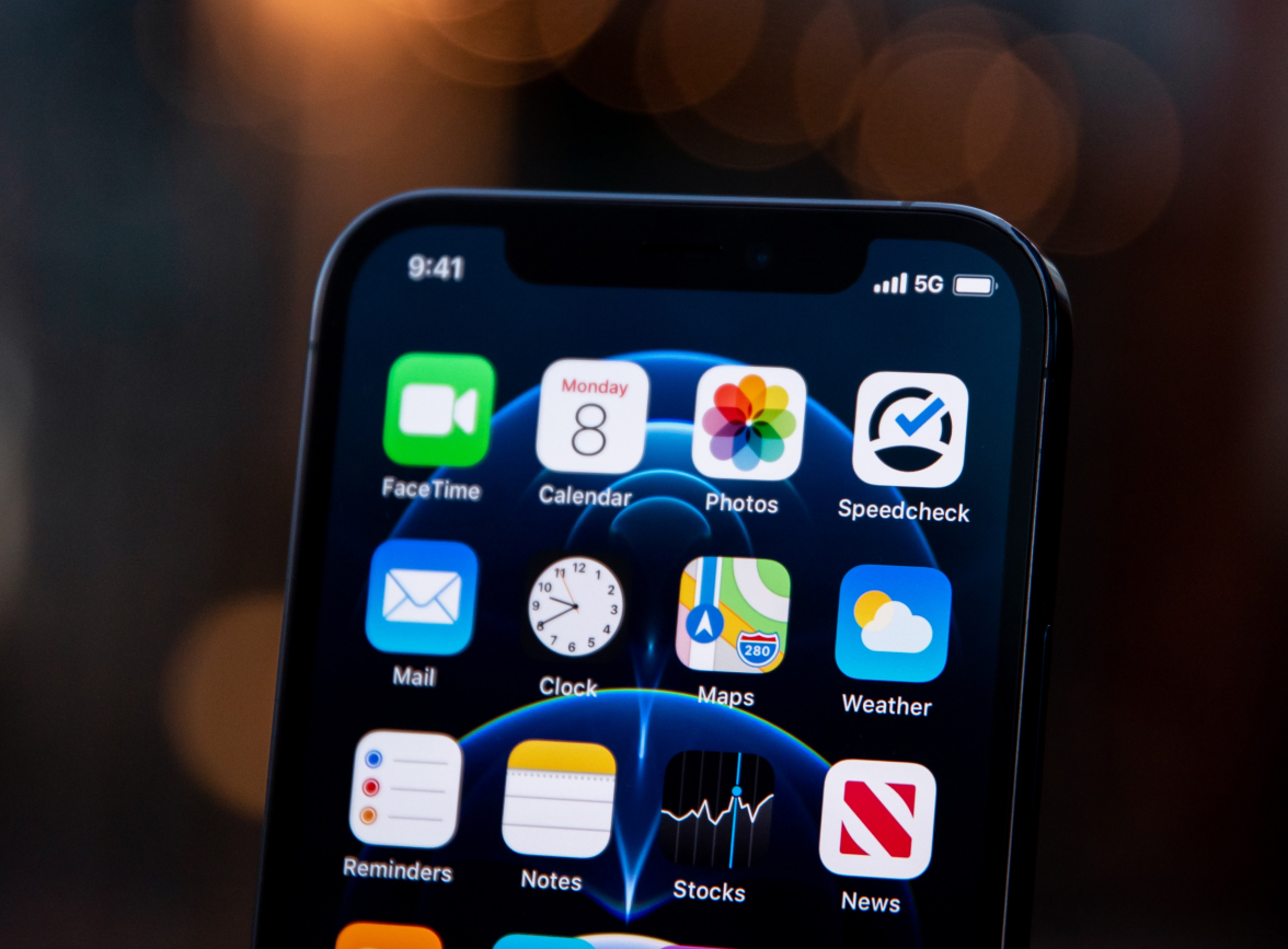 青阳苹果手机维修分享为什么 iPhone 12 在冬季会自动关机 